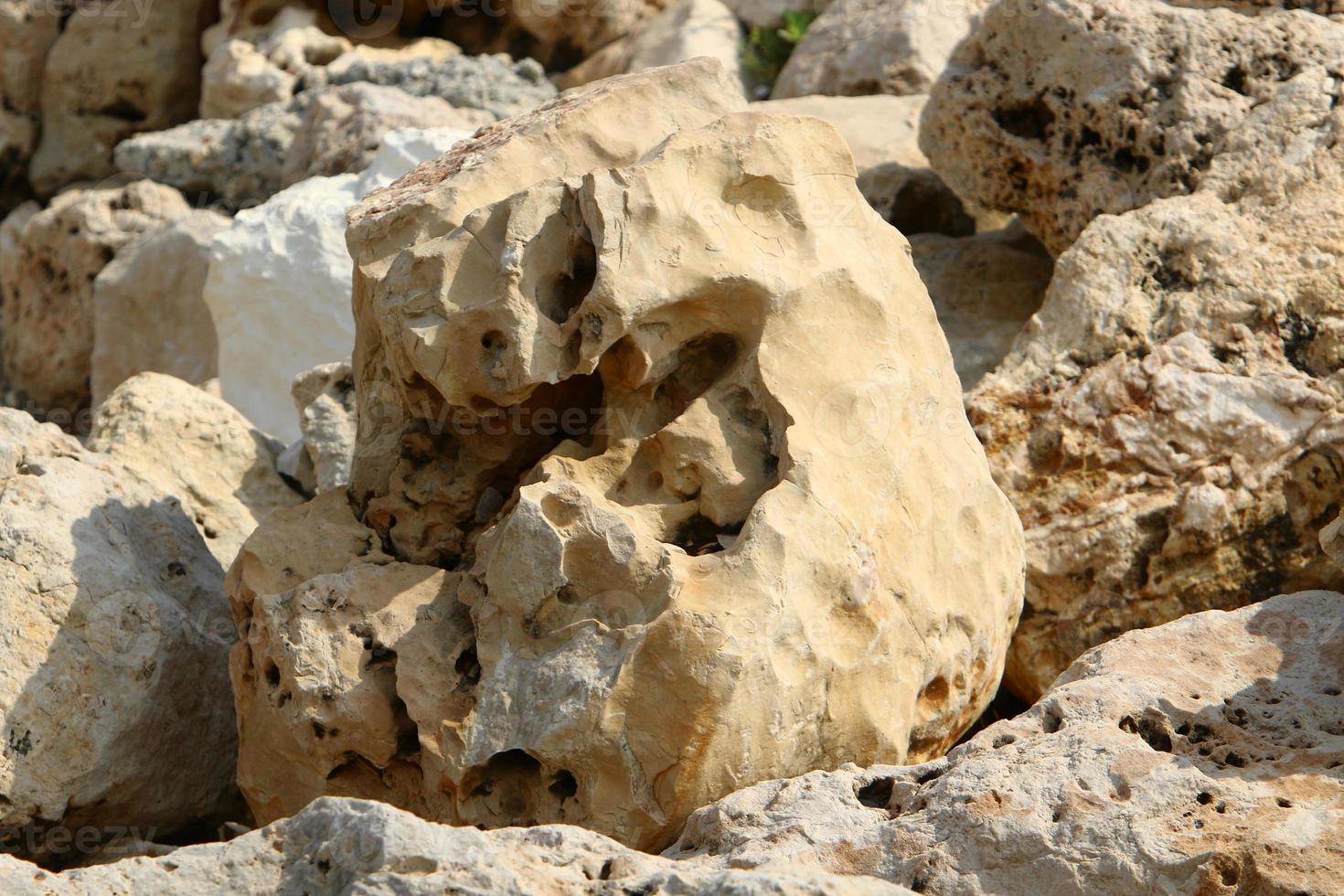 struttura di grande pietre e montagna rocce. foto