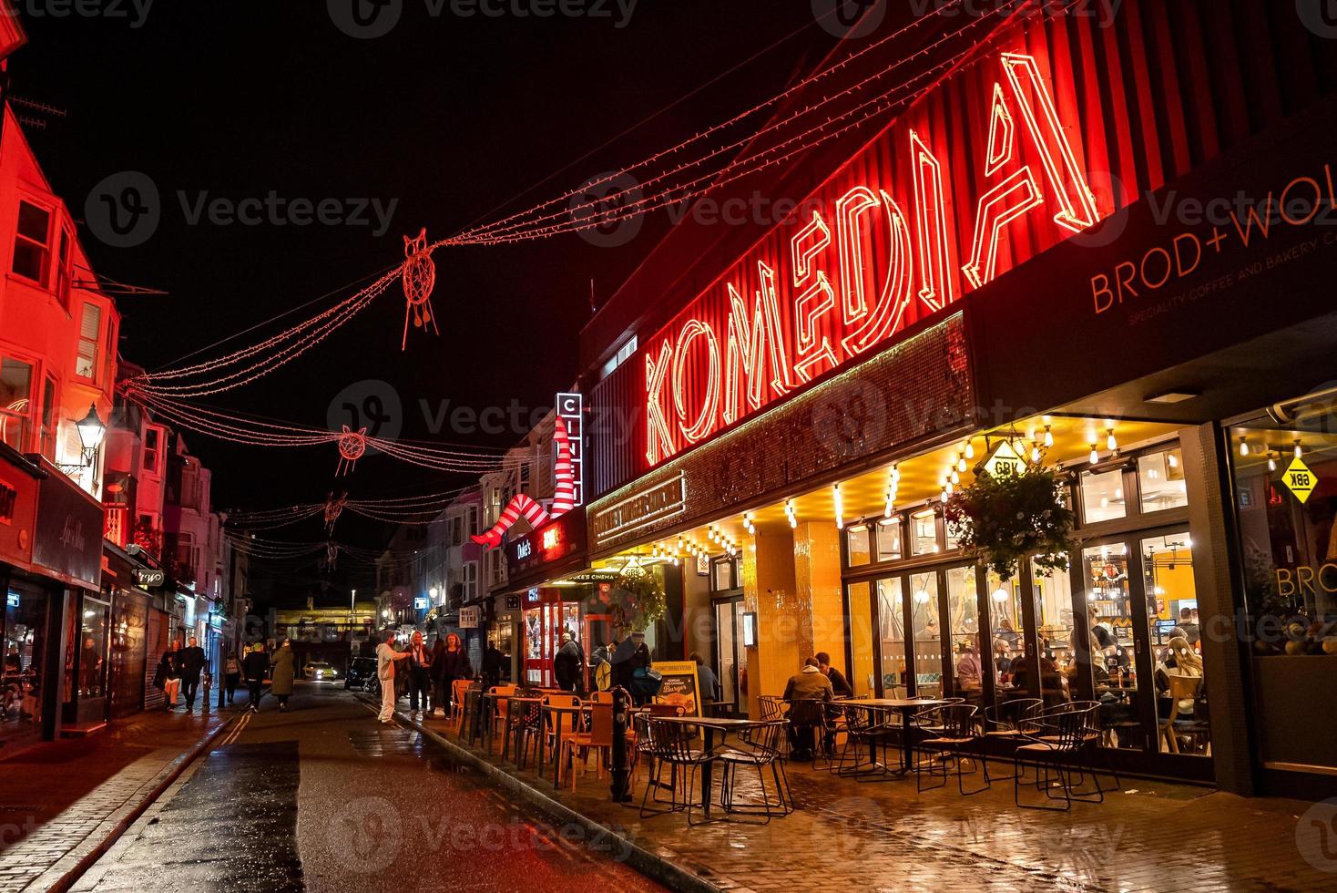 notte città vita nel Brighton, UK. foto