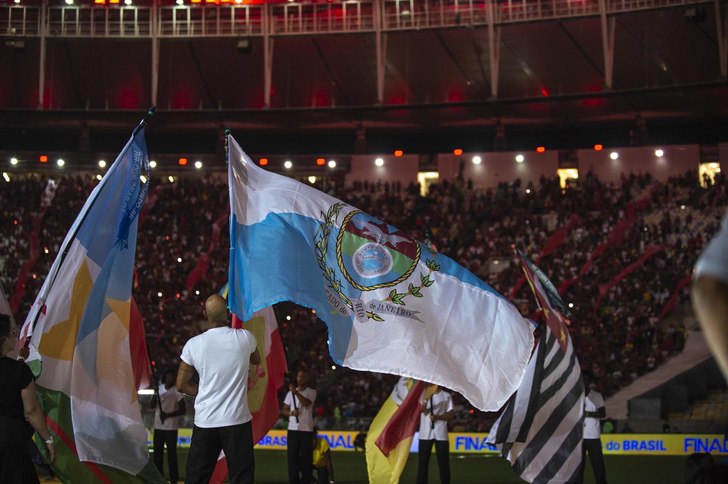 rio, brasile, ottobre 19, 2022, rio de janeiro bandiera nel incontro fra flamengo vs corinzi di secondo incontro di finale il giro di brasiliano tazza nel maracana stadio foto