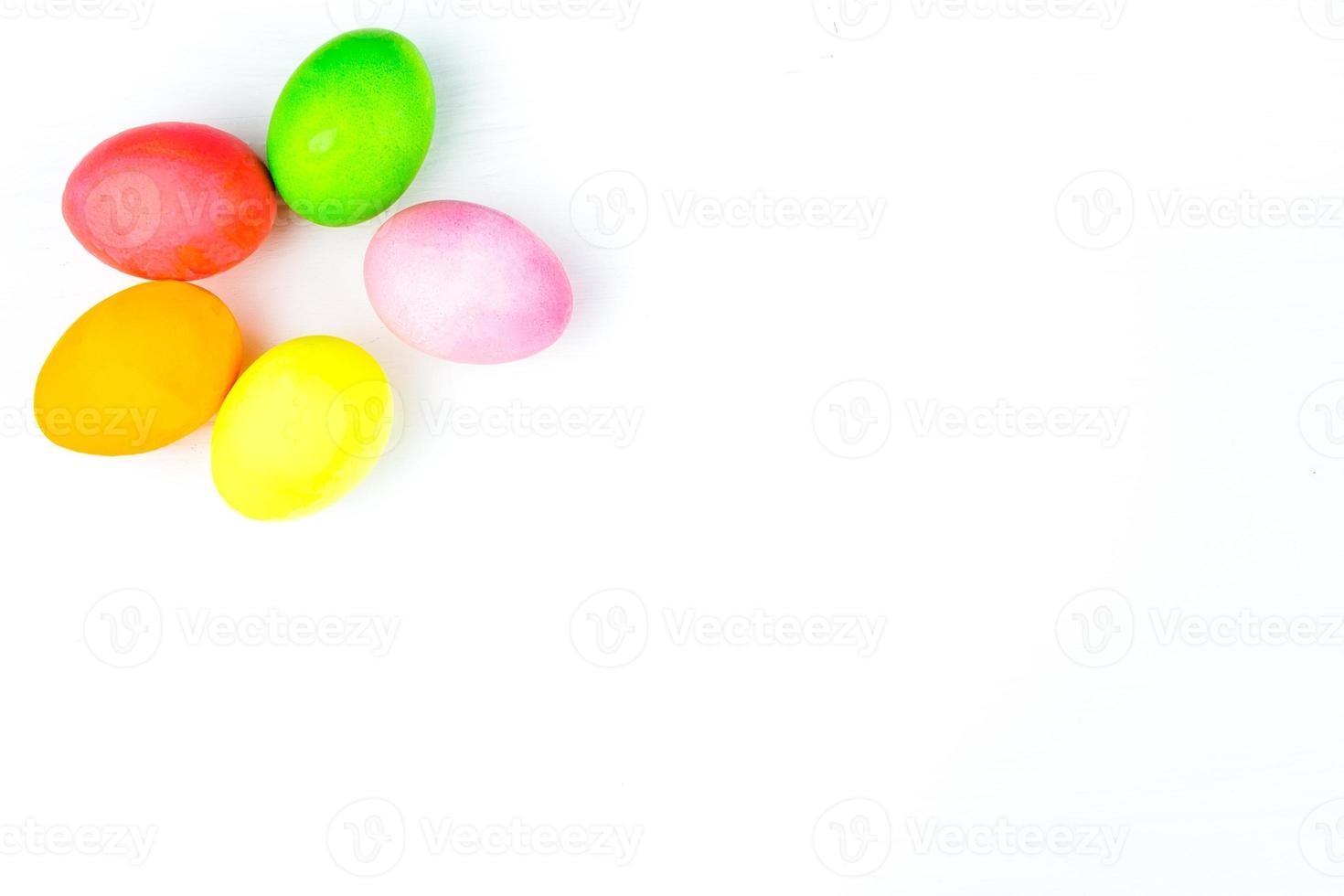 uova di Pasqua multicolori foto