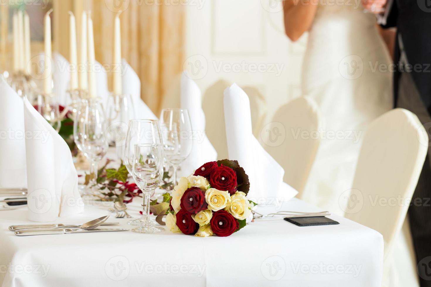 tavolo a un banchetto di nozze foto