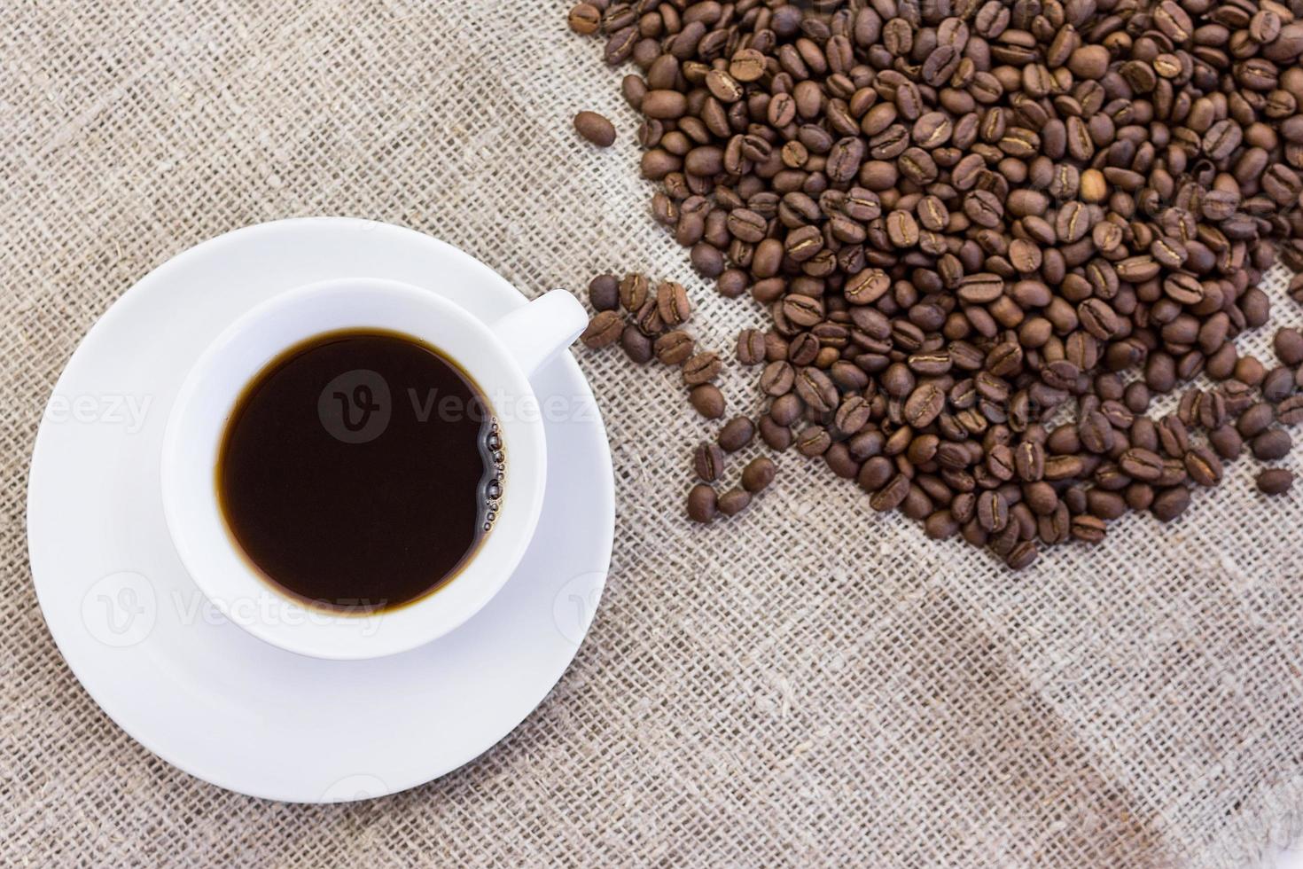 tazza di caffè nel tela ruvida foto