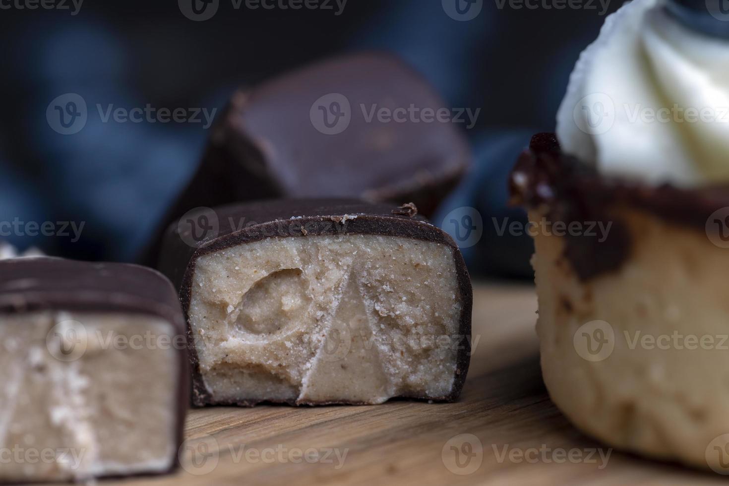 cacao e zucchero cioccolatini, vicino su foto