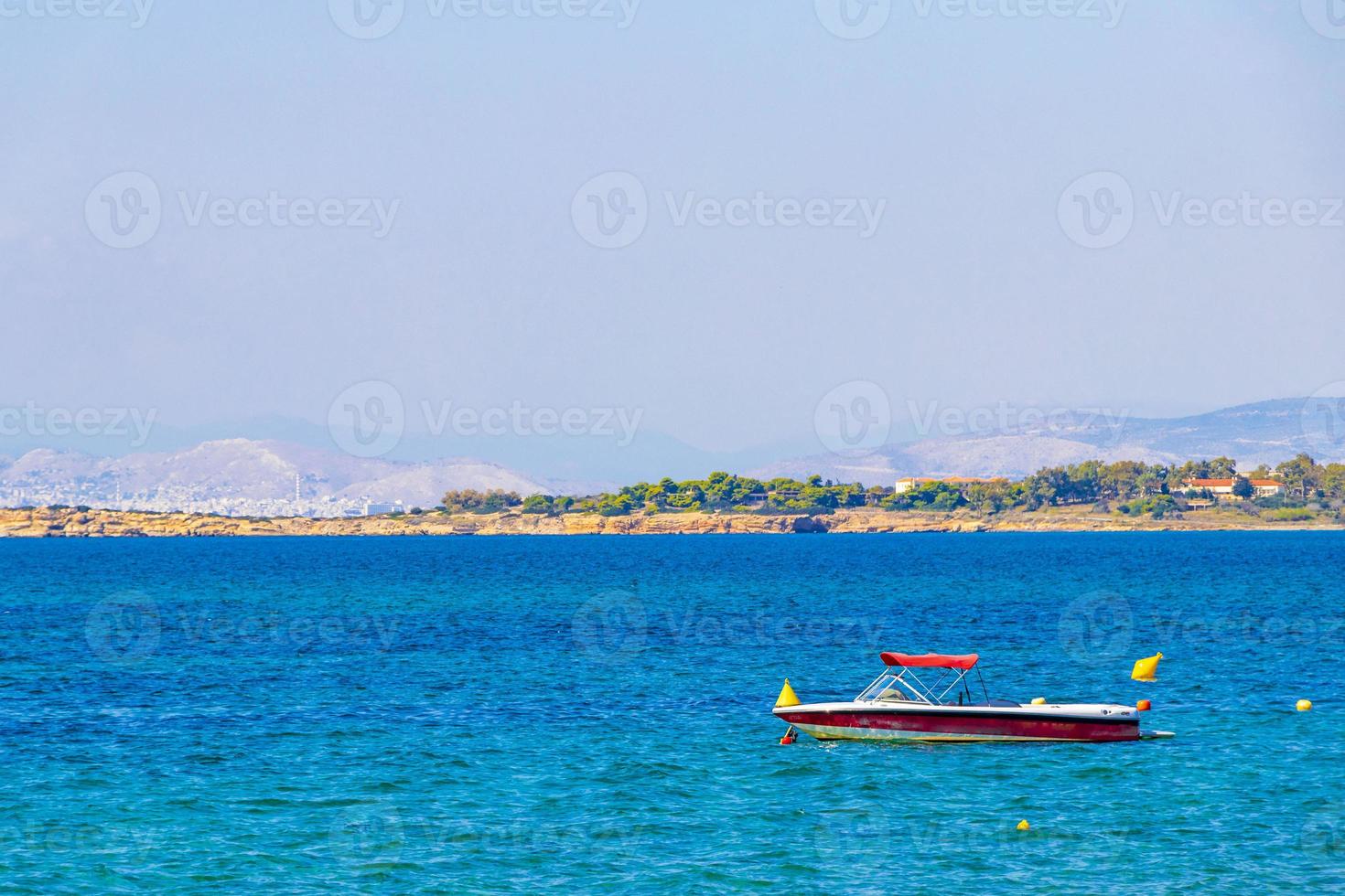 bellissimo kavouri spiaggia e baia voula vouliagmeni Grecia. foto