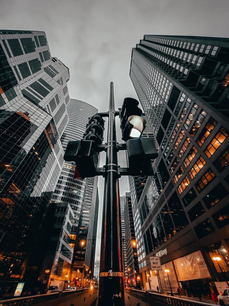 fotografia ad angolo basso dello skyline della città foto