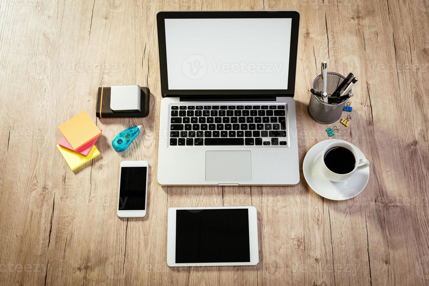 spazio di lavoro con caffè tazza foto