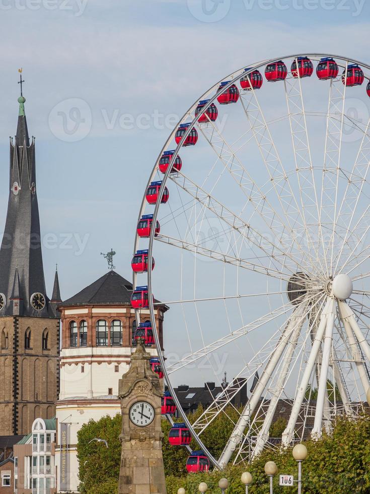 dusseldorf e il Reno fiume foto