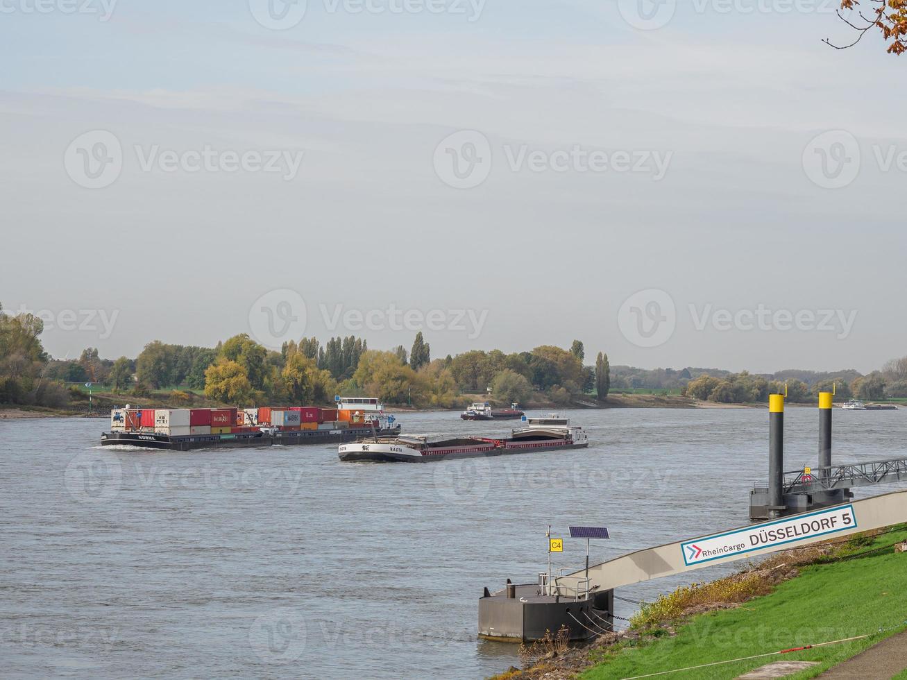 dusseldorf e il Reno fiume foto