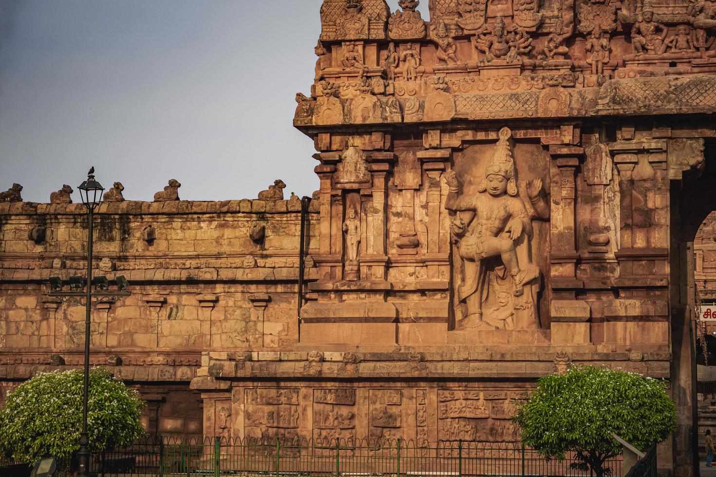 tanjore grande tempio o brihadeshwara tempio era costruito di re raja raja colano nel grazie, tamil nadu. esso è il molto il più antico e il più alto tempio nel India. Questo tempio elencati nel unesco eredità luogo foto