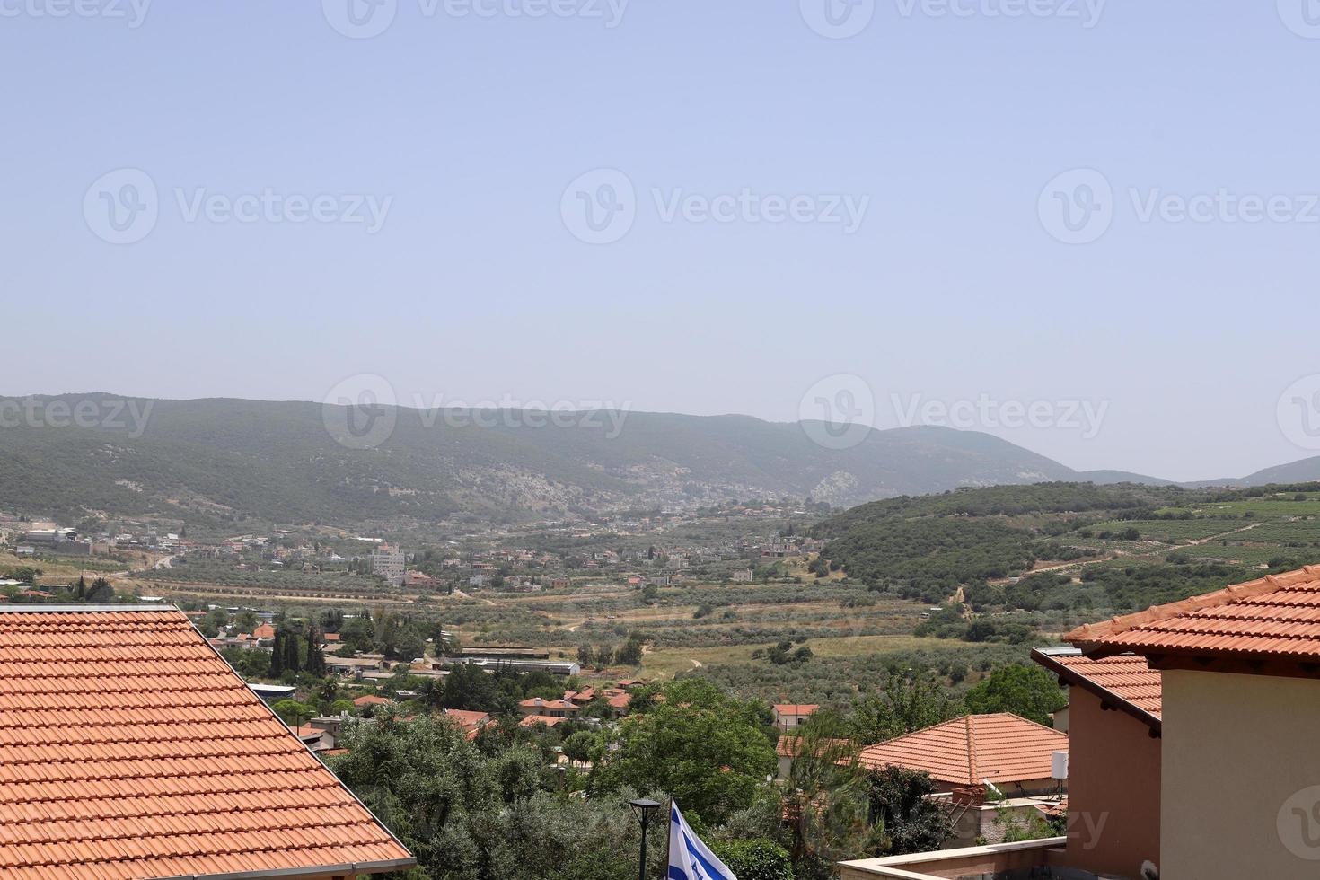 paesaggio nel un' piccolo cittadina nel settentrionale Israele. foto