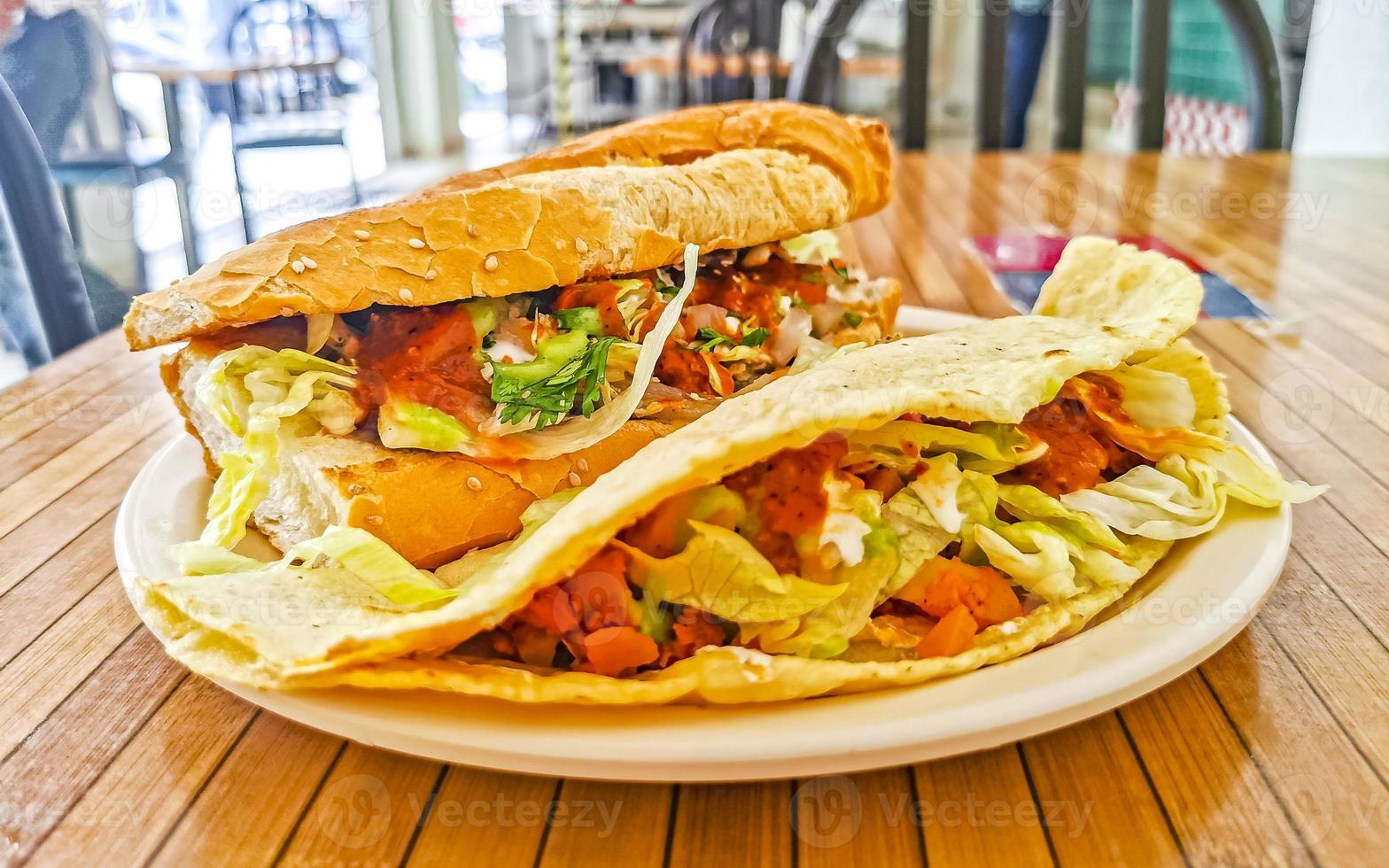 tipico messicano piatti tortas tacos empanadas e tamales cancun Messico. foto