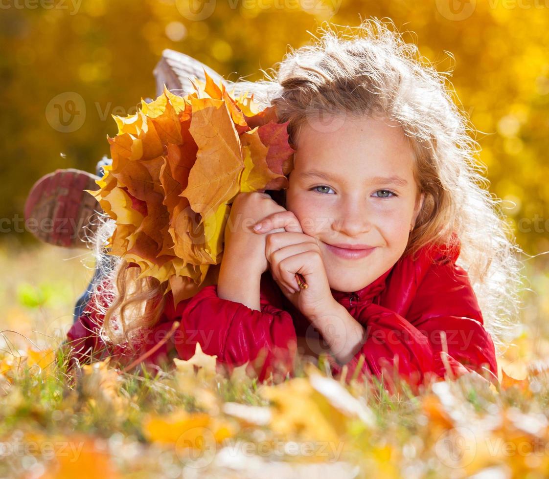 ragazza in autunno foto