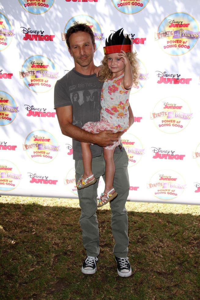 los angeles, ago 16 - breckin meyer, trifoglio meyer a il disney junior S pirata e Principessa - energia di fare bene a avalon su agosto 16, 2014 nel los angeles, circa foto