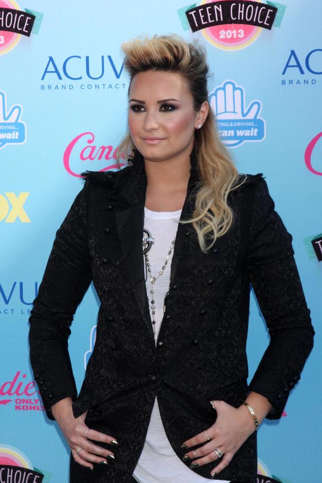 los angeles, ago 11 - demi lovato a il 2013 adolescente scelta premi a il gibson anfiteatro universale su agosto 11, 2013 nel los angeles, circa foto