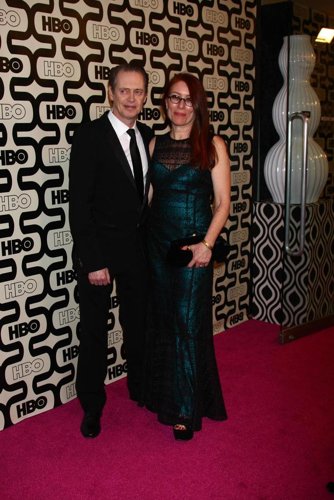 los angeles, jan 13 - steve buscemi arriva a il 2013 hbo inviare d'oro globo festa a beverly hilton Hotel su gennaio 13, 2013 nel beverly colline, circa foto