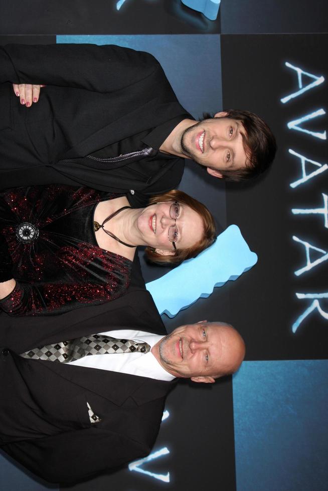 gioele david moore e genitori in arrivo a il los angeles prima di avatar grauman S Cinese Teatro los angeles, circa dicembre 16, 2009 ©2009 kathy hutchin hutchin foto