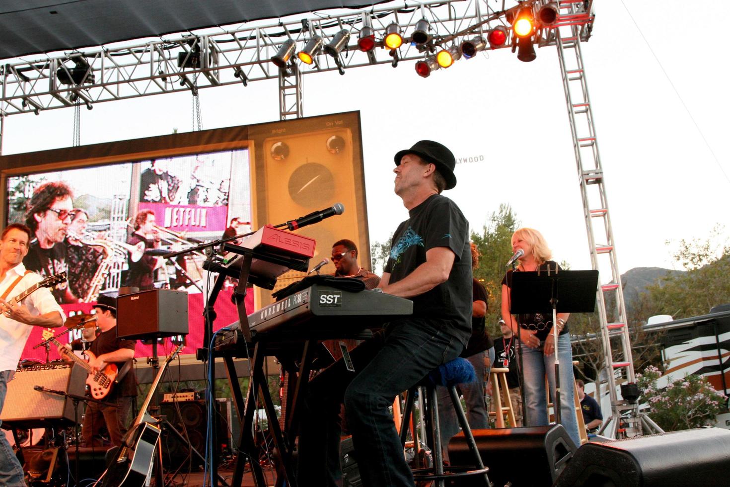 hugh lauri gruppo musicale a partire dal tv netflix vivere su Posizione concerto autistico Museo nel griffith parco los angeles, circa agosto 9, 2008 ©2008 kathy hutchin hutchin foto