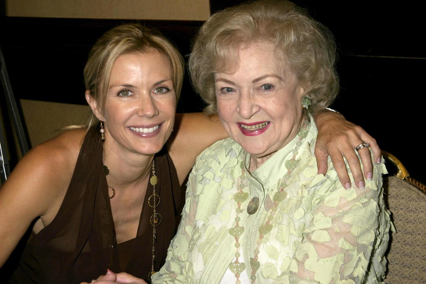 katherine kelly Lang e betty bianca grassetto e il bellissimo fan pranzo universale sheraton Hotel los angeles, circa ago 25, 2007 ©2007 kathy hutchin hutchin foto