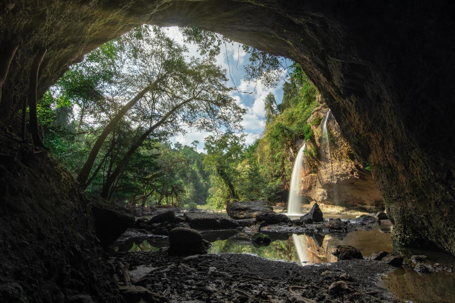 la cascata di haew suwat in thailandia foto