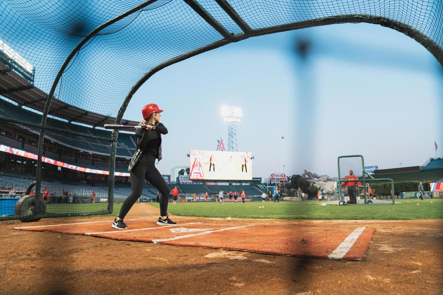 anaheim, ca, 2020 - giocatore di baseball femminile sul campo foto