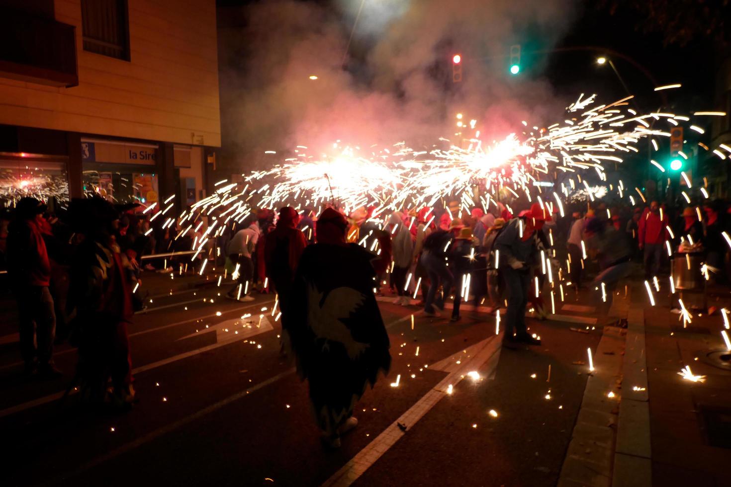 astratto foto di diavoli e fuochi d'artificio partiti.