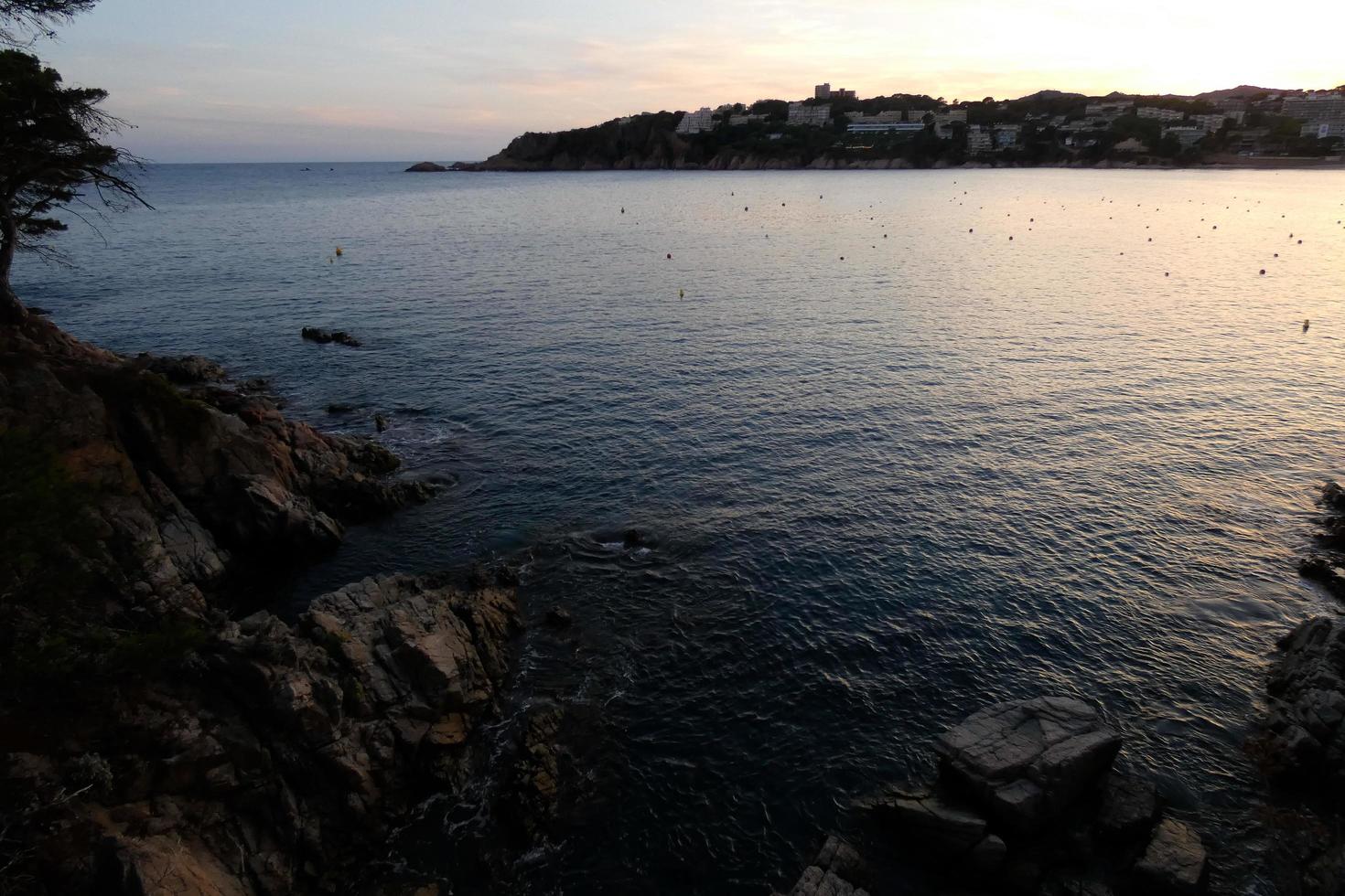 camino de ronda, un' strada parallelo per il catalano costa brava, collocato su il mediterraneo mare nel il nord di catalogna, Spagna. foto