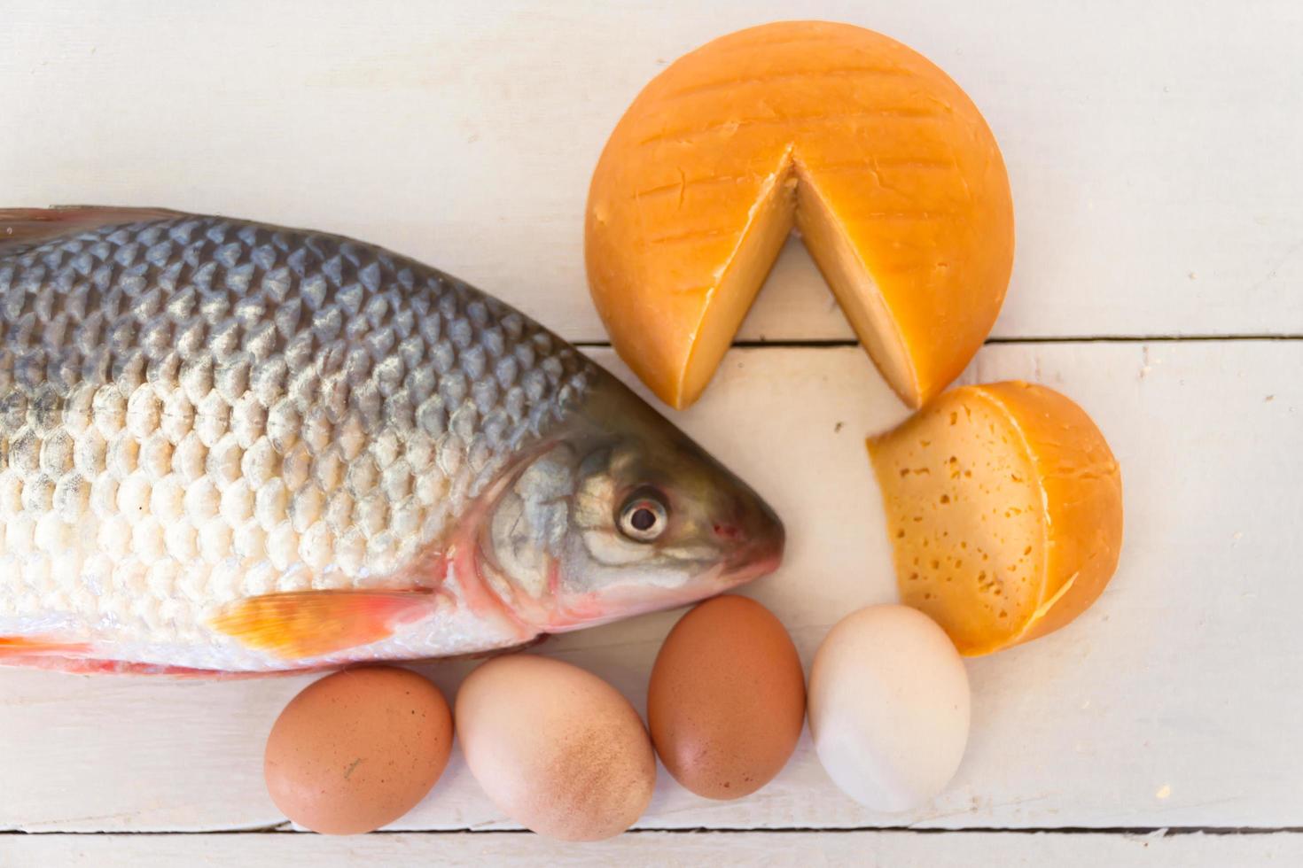 pesce formaggio e uova foto