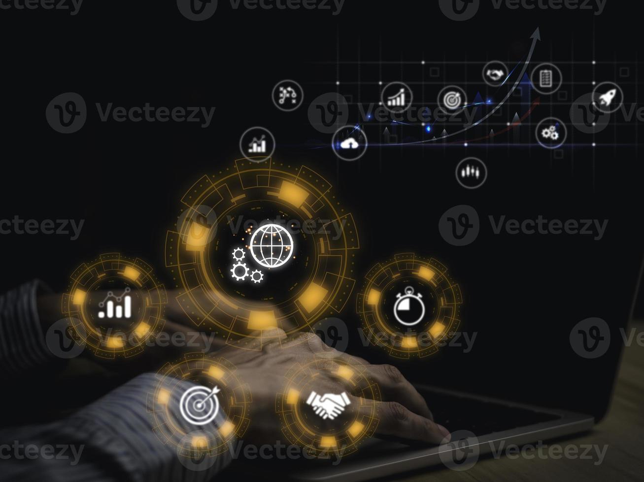 tecnologia nel quotidiano vita concetto commercio servizio Banca dati connessione gestione su il Internet Rete in giro il mondo , in linea attività commerciale , in linea prodotti, marketing meccanismi marketing meccanismo.. foto