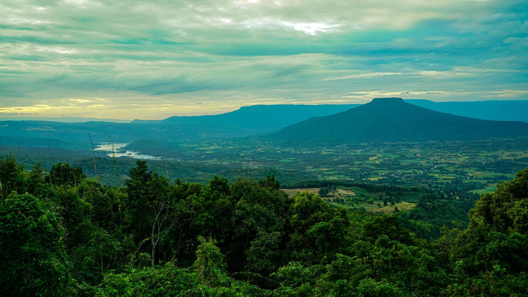 montare fuji a tramonto, loei Provincia, Tailandia phu papà Po è un' popolare turista destinazione perché esso è simile per montare fuji nel Giappone. foto