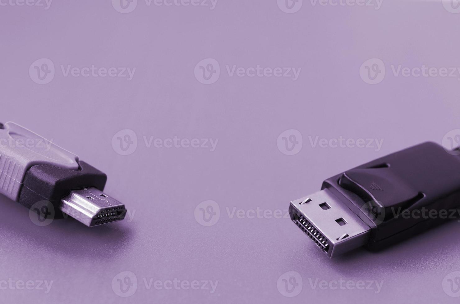 Audio video hdmi computer cavo spina e 20 pin maschio displayport oro plated connettore per un' impeccabile connessione su viola fondale foto