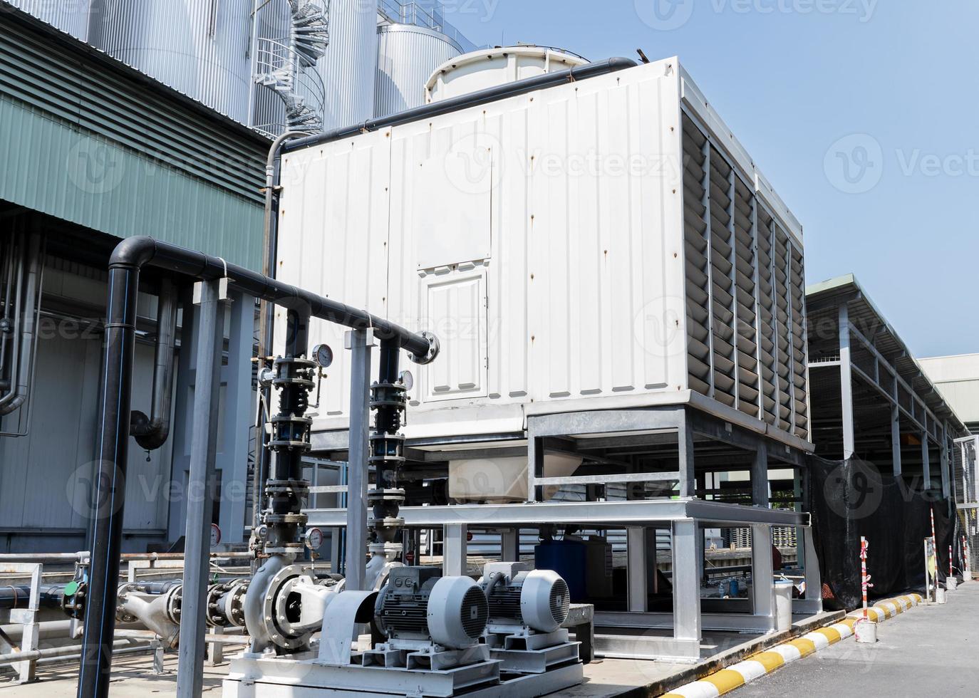 raffreddamento acqua Torre per industria pianta foto