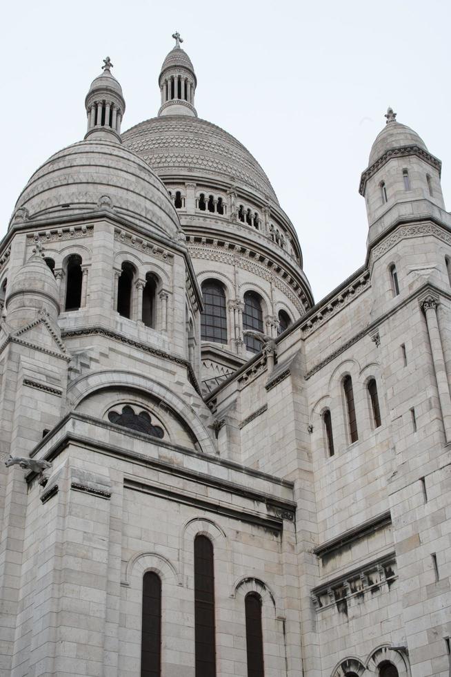 vicino su di sacre coeur visto a partire dal sotto. foto