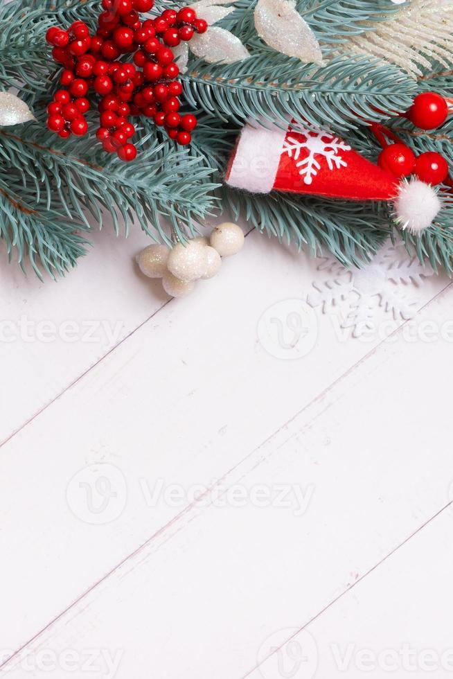 Natale composizione fatto a partire dal pino albero, stelle e festivo decorazioni superiore Visualizza. Natale piatto posare foto