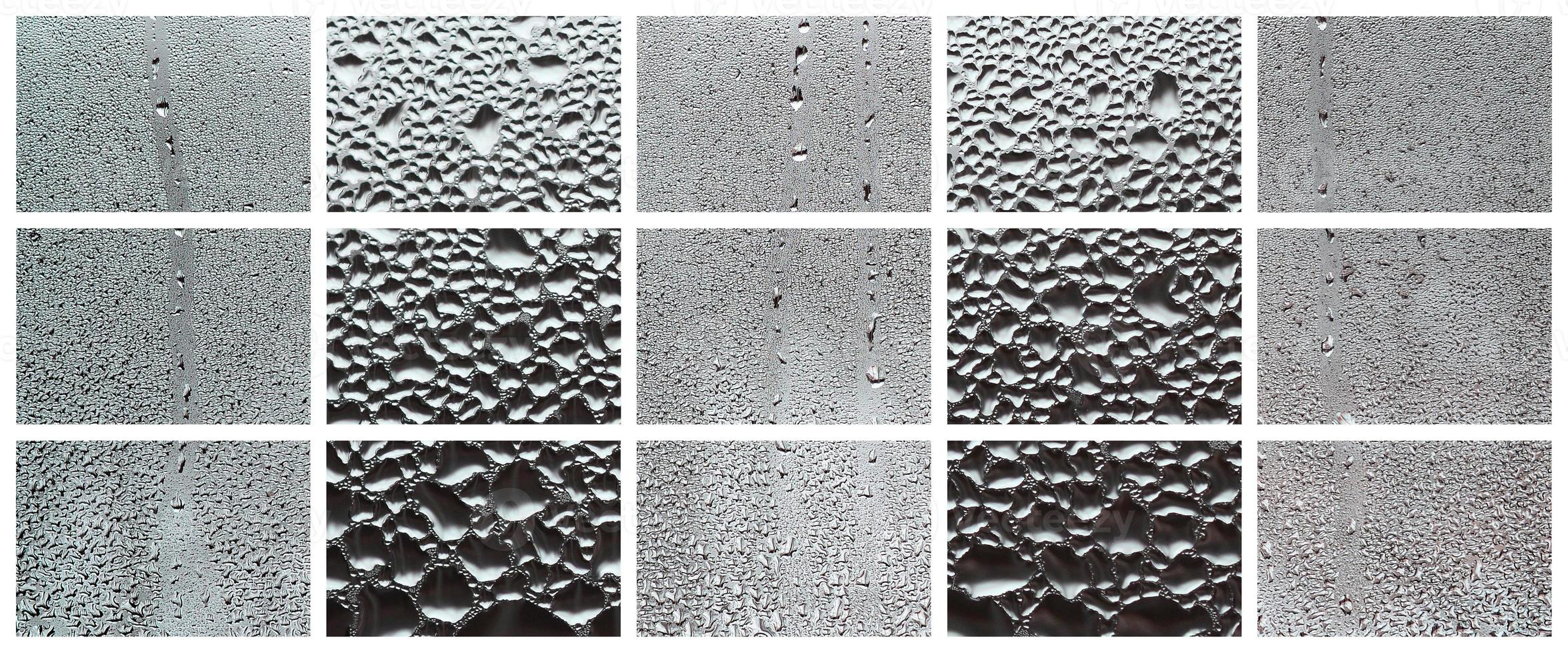 un' collage di molti diverso frammenti di bicchiere, decorato con pioggia gocce a partire dal il condensare. nero e bianca toni foto