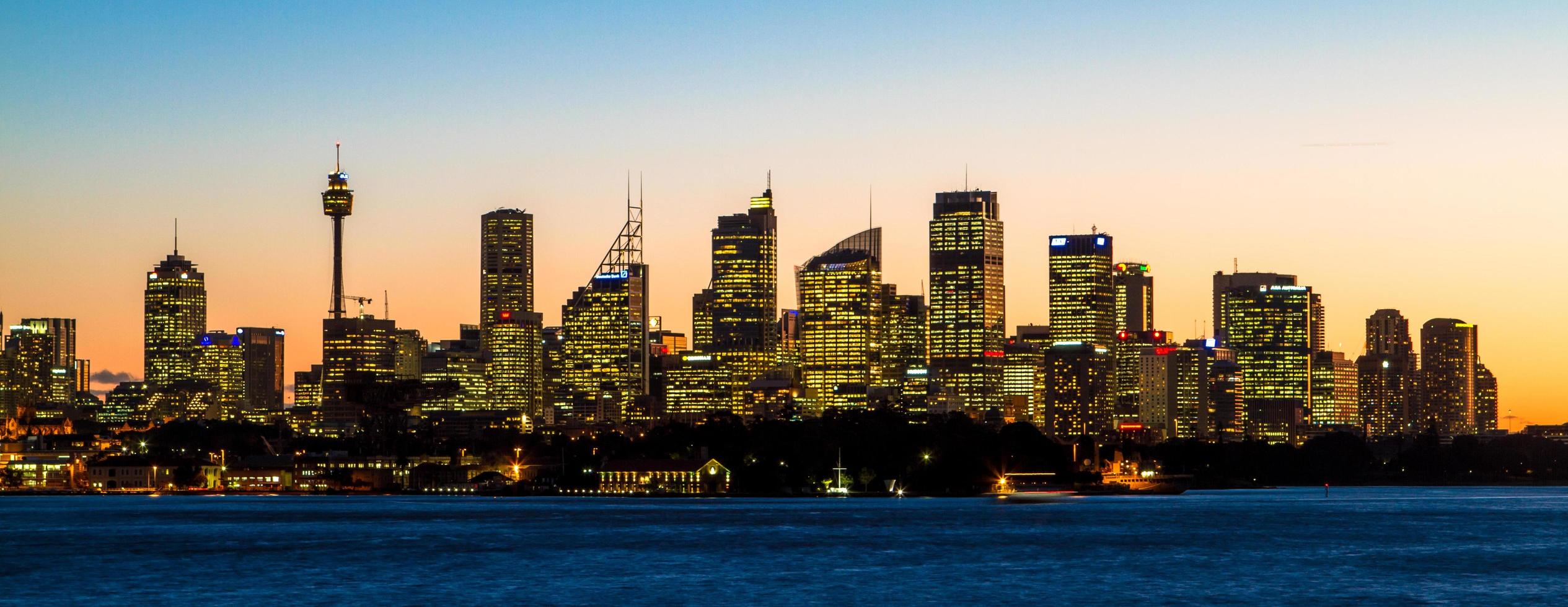 sydney, australia, 2020 - paesaggio urbano al tramonto foto