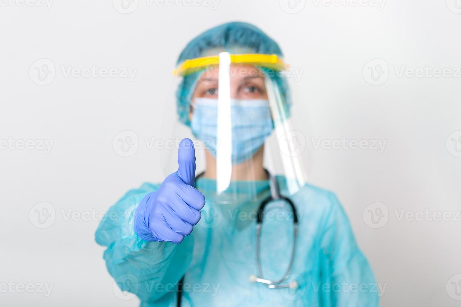 medico infermiera indossare protezione completo da uomo per combattente covid 19 coronavirus con bianca sfondo coronavirus scoppio o covid19, concetto di covid-19 quarantena foto