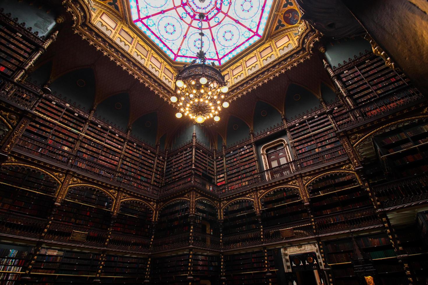 rio de janeiro, rj, brasile, 2022 - reale portoghese Consiglio dei ministri di lettura, pubblico biblioteca ha aperto nel 1887 nel centro quartiere. esso è il maggiore collezione di portoghese letteratura al di fuori Portogallo foto