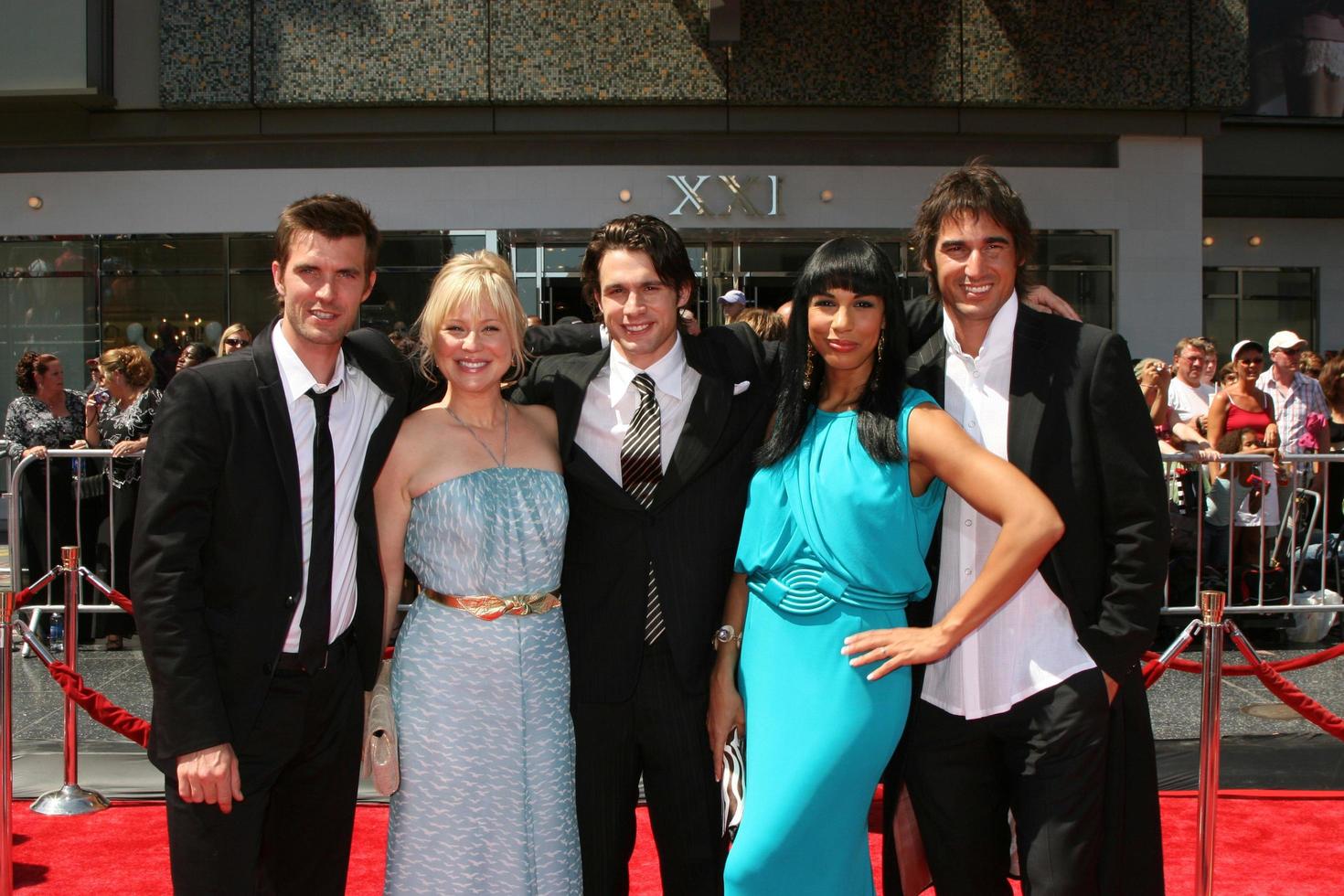 mvp getto lucas bryant, cristina cabina, dillon casey, amanda Brugel, e Peter mugnaio in arrivo a il giorno emmy 2008 a il kodak Teatro nel hollywood, circa su giugno 20, 2008 foto