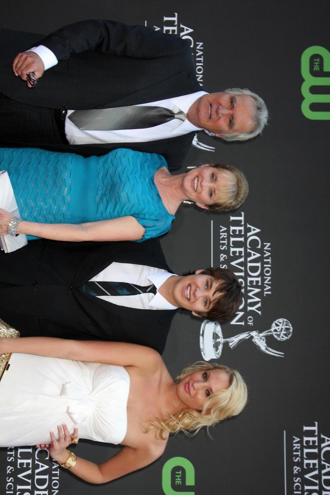 John mccook e moglie lauretta, figlia Molly e devon werkheiser in arrivo a il giorno emmy premi a il orfeo Teatro nel los angeles, circa su agosto 30, 2009 foto