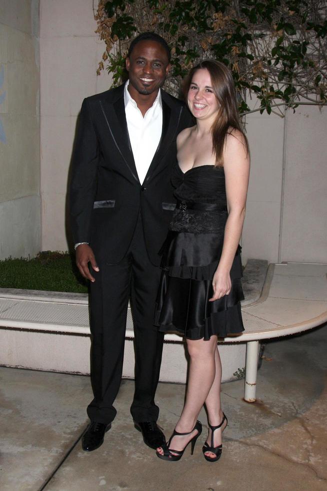 los angeles, ott 4 - Wayne Brady, assistente arriva a broadway stasera un sera di canzone e danza a alex Teatro su ottobre 4, 2010 nel glendale, circa foto