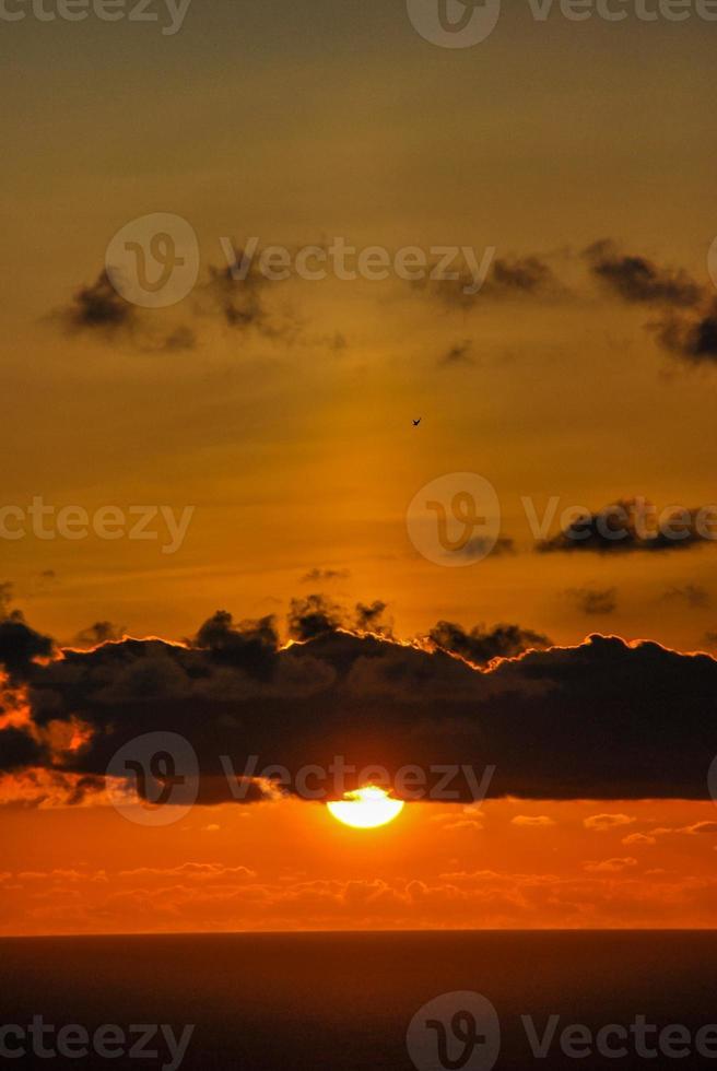 tramonto sull'oceano foto