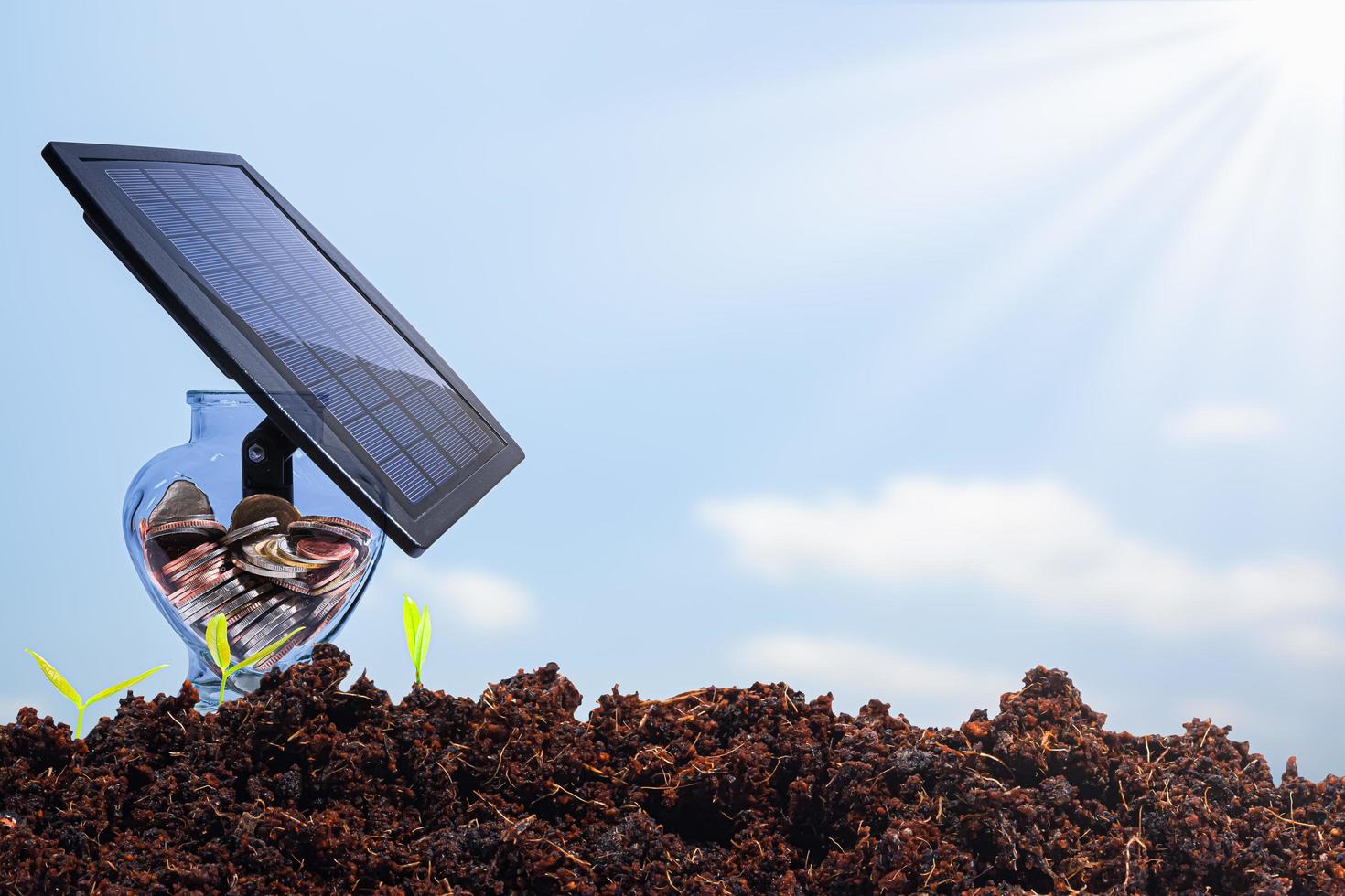 concetto di risparmio energetico e denaro foto