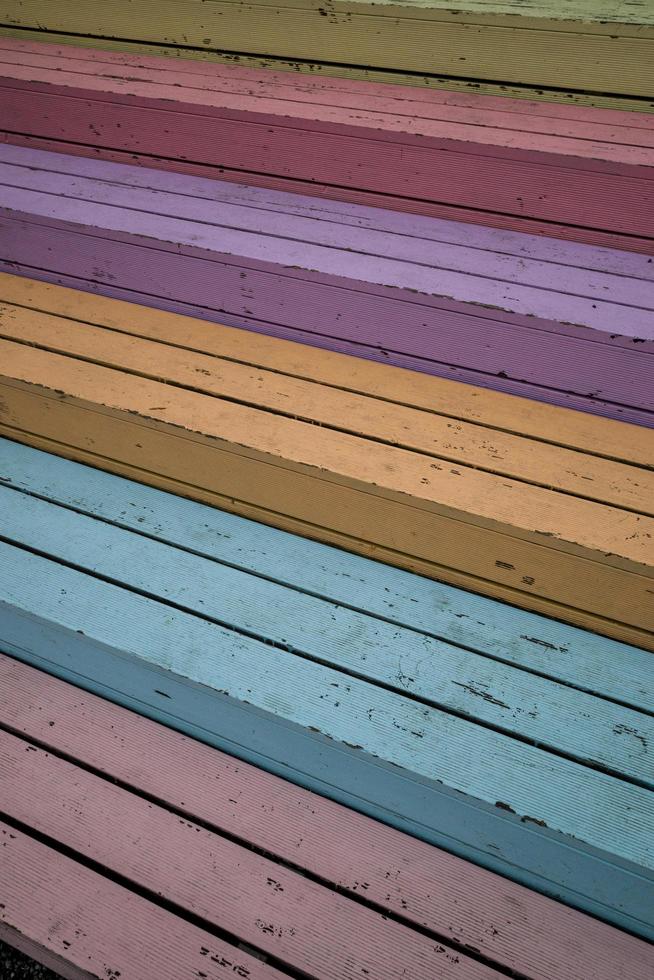 gradini in legno colorati foto