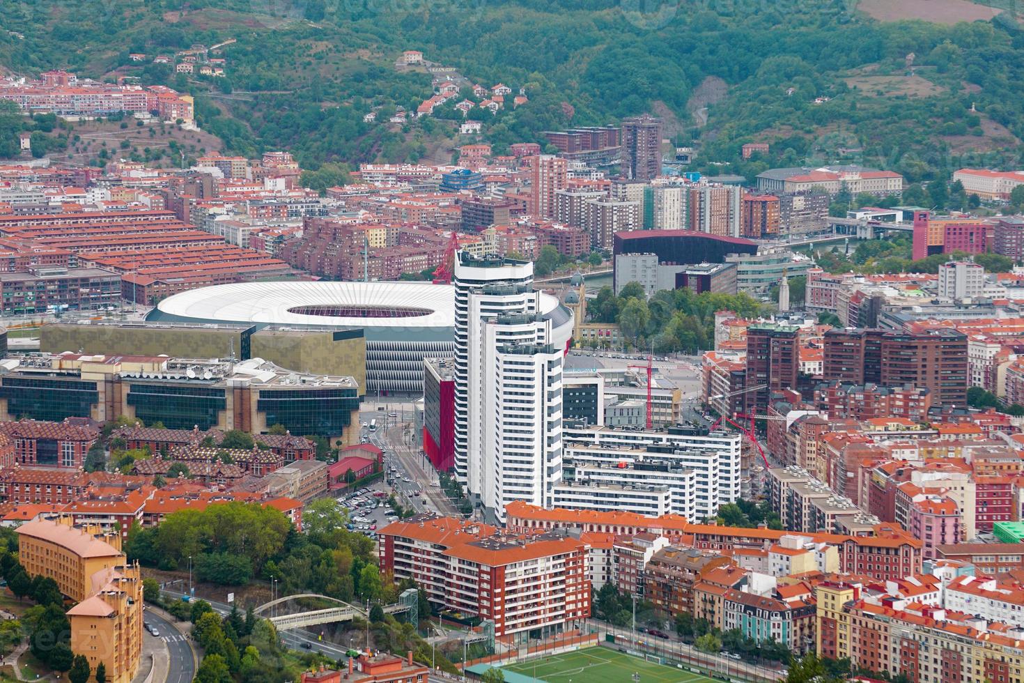 paesaggio urbano dalla città di bilbao, paesi baschi, spagna, destinazioni di viaggio foto