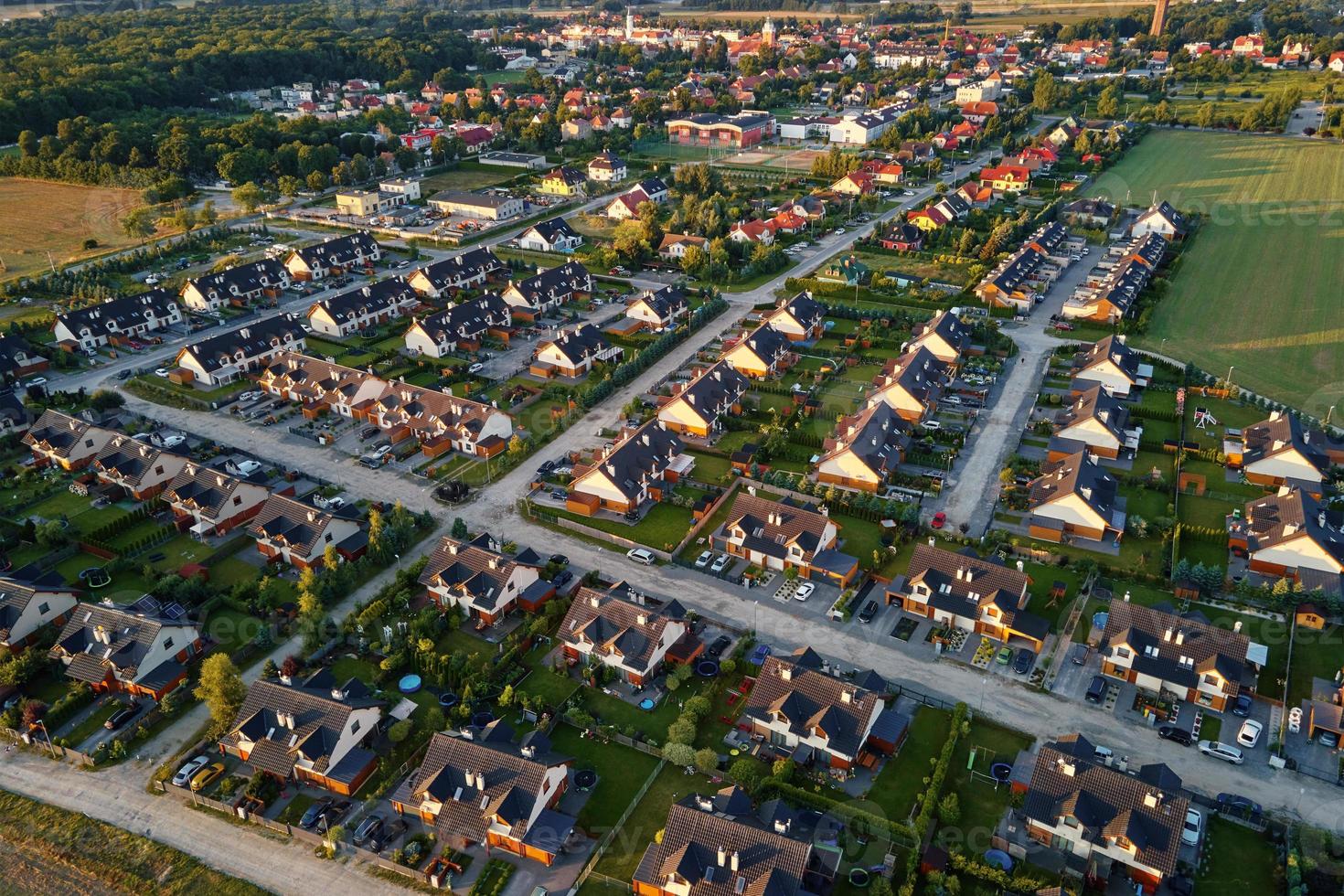 suburbano Quartiere nel Europa città, aereo Visualizza foto