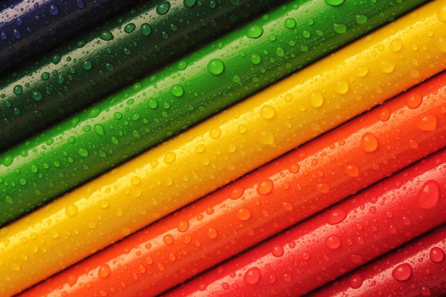 arcobaleno gocce matita pastelli foto