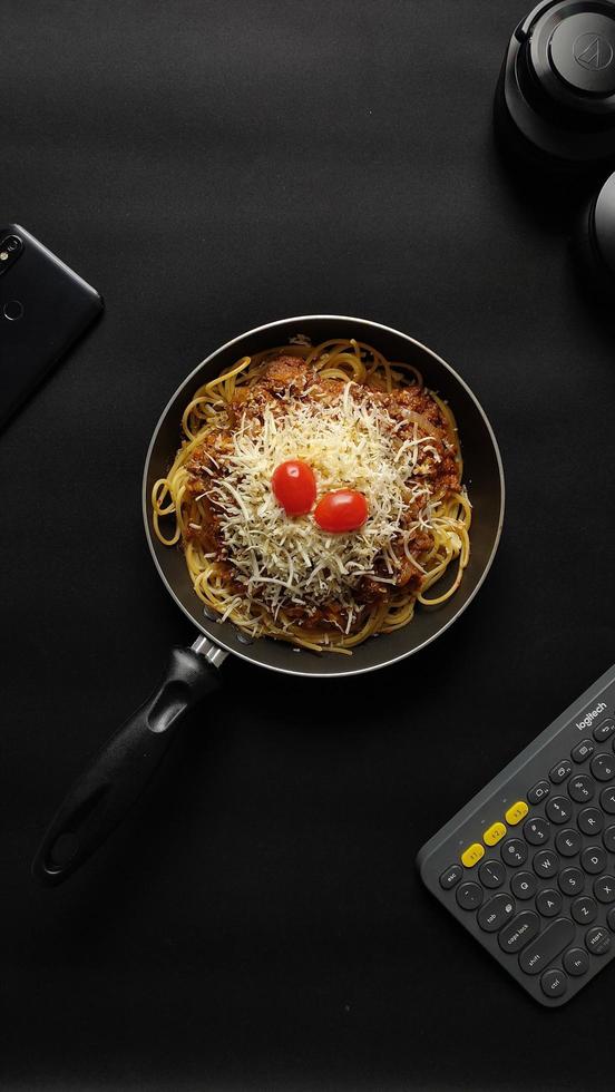 spaghetti fatti in casa nel nero a partire dal superiore Visualizza foto