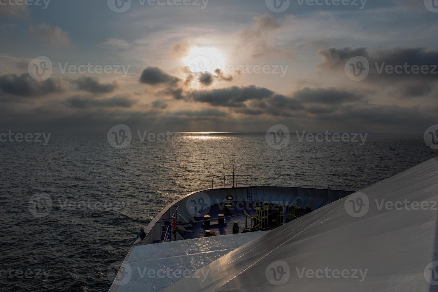 nuvoloso mare visualizzazioni di il baltico mare a Alba foto