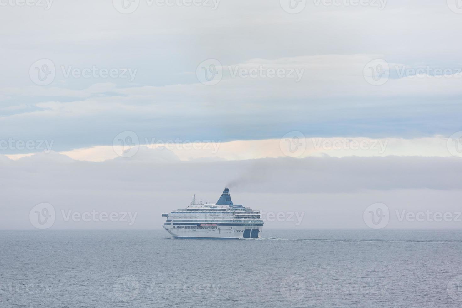 nuvoloso mare visualizzazioni di il baltico mare a Alba foto