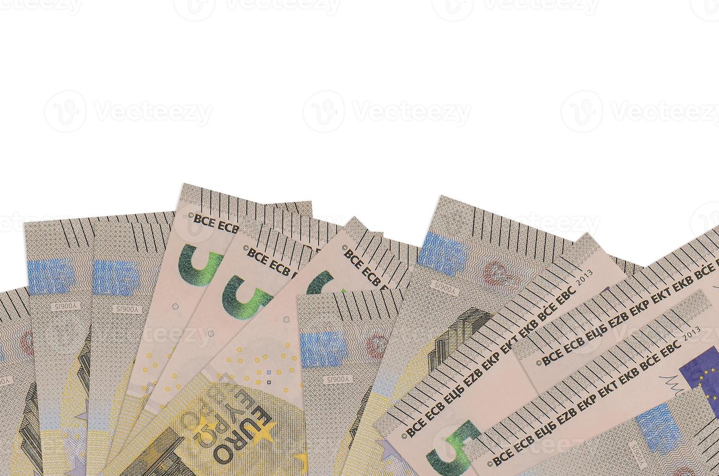 5 Euro fatture bugie su parte inferiore lato di schermo isolato su bianca sfondo con copia spazio. sfondo bandiera modello foto